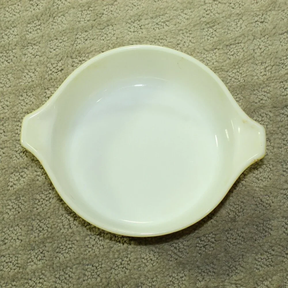 Vintage PYREX Lime Green Round Casserole Dish 471 1 Pt No Lid